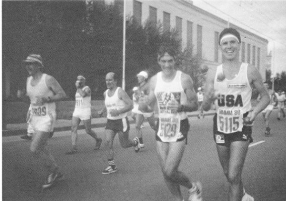 Albert Lucas, joggling in Moscow Marathon