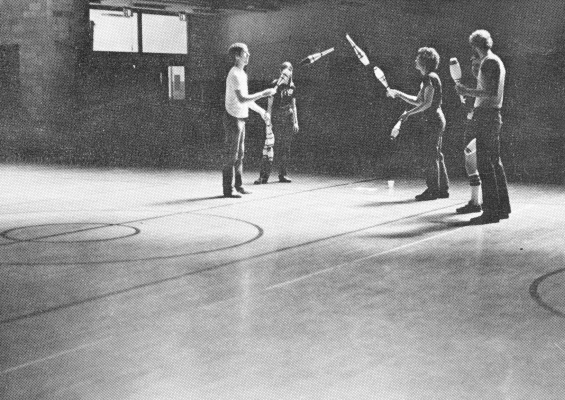 Jugglers in Columbia (l-r) Jay Cady, Leslie Siefen, Pete Nichols, Lester McNeely, Mike Vondruska.  Photo by Dana Feaster.