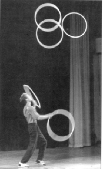 Ben Schoenberg tries large hoops in the intermediates. (David Carper photo)