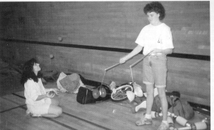 Above:  Safety in Numbers:  Peggy Reuss doesn't stand for four balls, while Kathy Glynn does two many diabolos (photo by thomasl)